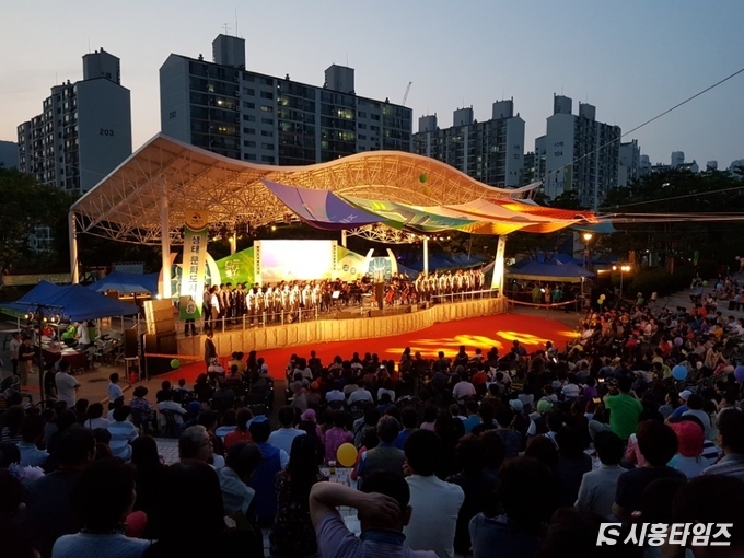 지난 16일 제25회 물왕예술제 모습, 이 행사는 시흥시가 주최하고 (사)시흥예총이 주관했다.