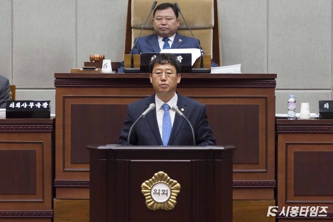 지난 18일 열린 시흥시의회 제265회 임시회(폐회)에서 박춘호 의원이 5분 발언을 하고 있다.