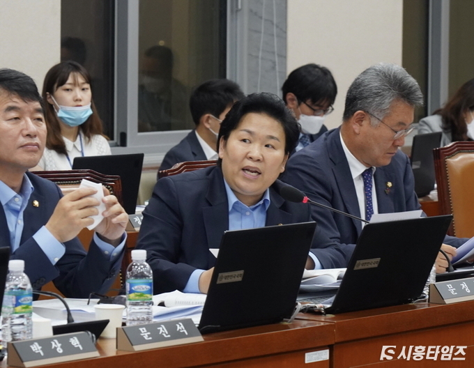 문정복 국회의원(사진 가운데)
