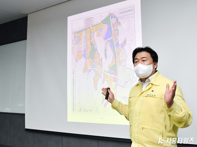 지난 20일 열린 공감회의에서 임병택 시흥시장이 주요 현안에 대해 설명하고 있다. 자료제공: 시흥시