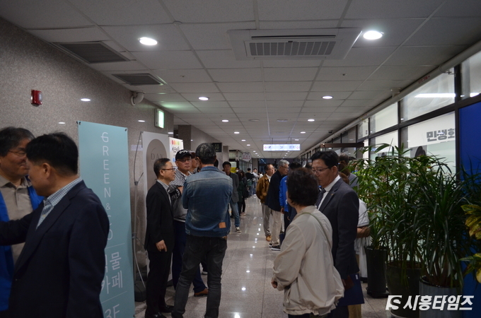 이날 대선 출정식엔 많은 인사들이 몰려 이재명 후보를 지지했다.