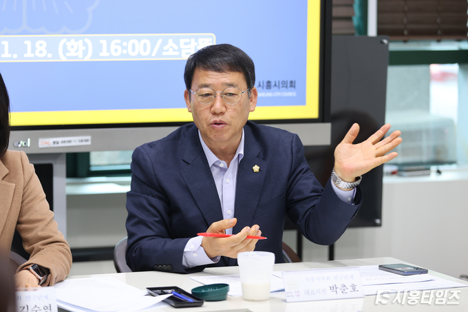 시흥시 유일의 조국혁신당 소속 박춘호 시의원. 그는 내년 지방선거를 앞두고 다당제 형성 가능성을 긍정적으로 전망했다. ⓒ 시흥타임즈 우동완