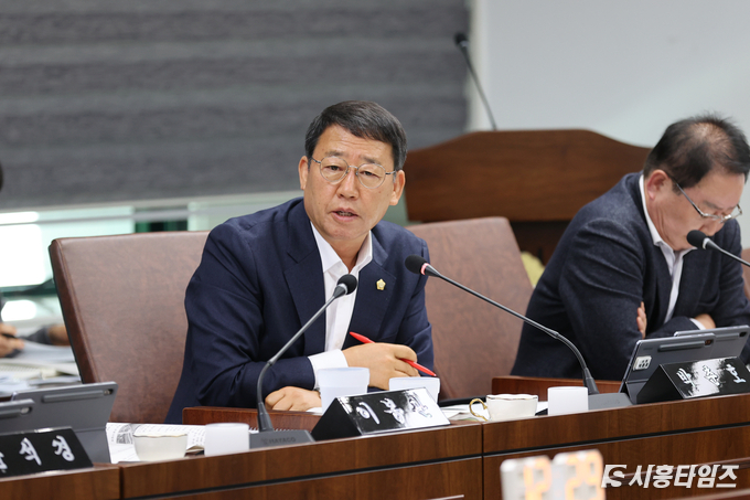 그는 제3당으로서 어려움이 있지만 시민과의 직접 소통, 그리고 정책의 합리성과 타당성으로 소수 정당의 한계를 돌파하겠다고 말했다. ⓒ 시흥타임즈 우동완